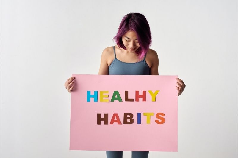 5 Simple Healthy Habits You Can Start Today #beverlyhills #beverlyhillsmagazine #healthyhabits #healthissues #startdrinkingmorewater #becominghealthier #eyehealth #exercise #bevhillsmag