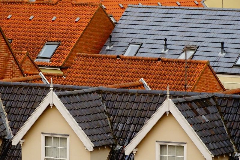 5 Things to Consider as You Replace Your Old Roof #beverlyhills #beverlyhillsmagazine #bevhillsmag #oldroof #newroof #replaceyourroof #goodroof #roofingcontractors