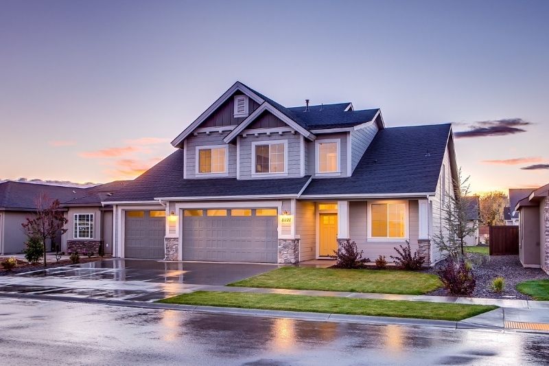 5 Ways to Ensure Your House Gets Sold #beverlyhills #beverlyhillsmagazine #bevhillsmag #declutter #homeowner #sellingyourhouse #deersonaliszeyoudecor #repairingminorimperfections