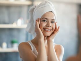 A Beginner's Guide To Building A Natural Skincare Routine #beverlyhills #beverlyhillsmagazine #naturealskincareroutine #skintype #skinhealth #naturalingredients