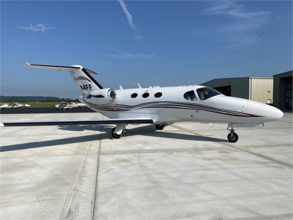 Private Jet: Cessna Citation Mustang ⋆ Beverly Hills Magazine