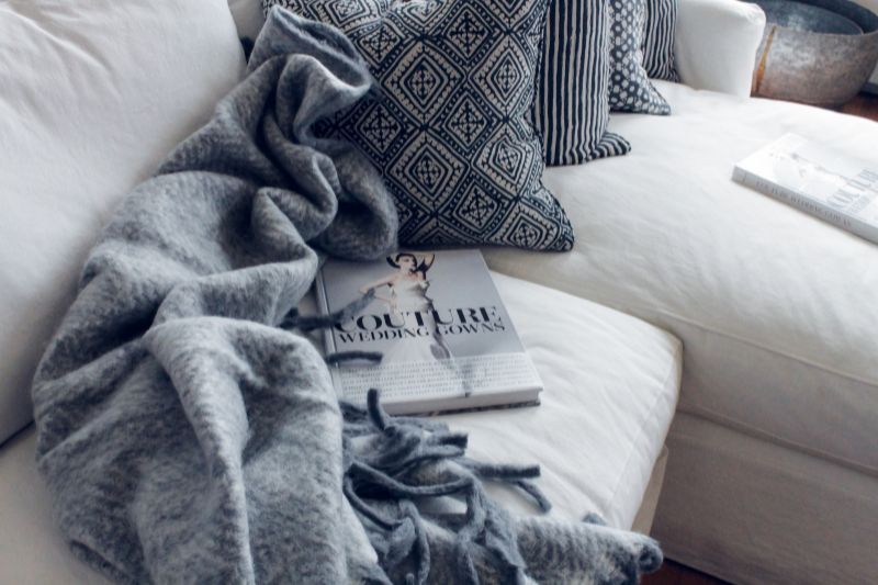 Five Must-Have Items for a Cozy Home #beverlyhills #beverlyhillsmagazine #cozyhomes #plushpillows #intelligentdevices #cozylivingexperience