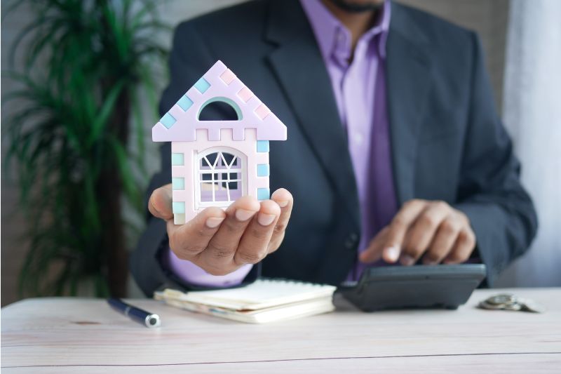 Follow These Tips To Make More Money As A Property Manager #beverlyhills #beverlyhillsmagazine #onlinemarketingtools #socailmediatools #rentalproperties #realestateinvesting