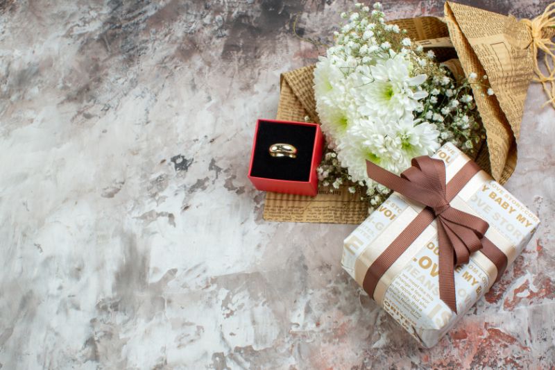 How Money Gifts Are Redefining Wedding Wishes in Beverly Hills #beverlyhills #beverlyhillsmagazine #weddingvenues #lavishcelebrations #weddinggifts
