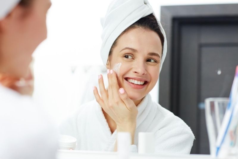 How to Take Care of Your Skin in These 4 Easy Steps #skin #skincare #takecareofyourskin #nutritiousdiet #healthy-lookingskin #healthyskin #damagedskin #skinproducts #younger-lookingskin #beverlyhills #beverlyhillsmagazine