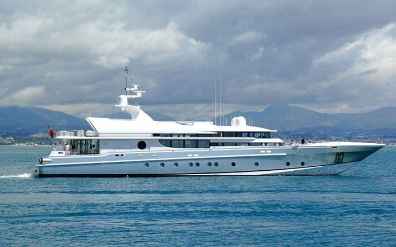 Luxury Mega Yacht: The Thunder 164 Oceanfast #beverlyhills #beverly hillsmagazine #thunder #thunder164 #thunder164oceanfast #yachting #yachts #yachtlife #luxuryyacht #oceanfast,