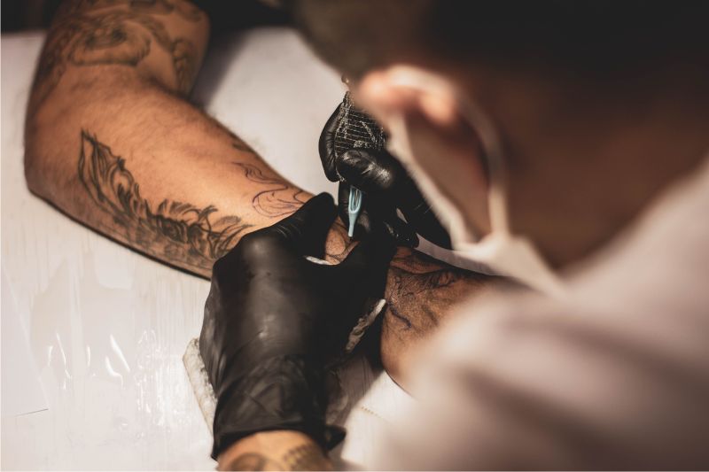 Tattoo Healing Stages: Artists Explain What to Expect | Female Tattooers