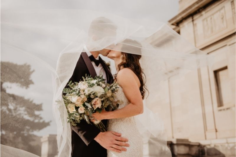 Weddings Are Back, Choose The Right Outfit #beverlyhills #beverlyhillsmagazine #bevhillsmag #wedding #outfits #weddingattire #weddingoutfits #accessories #jewelry