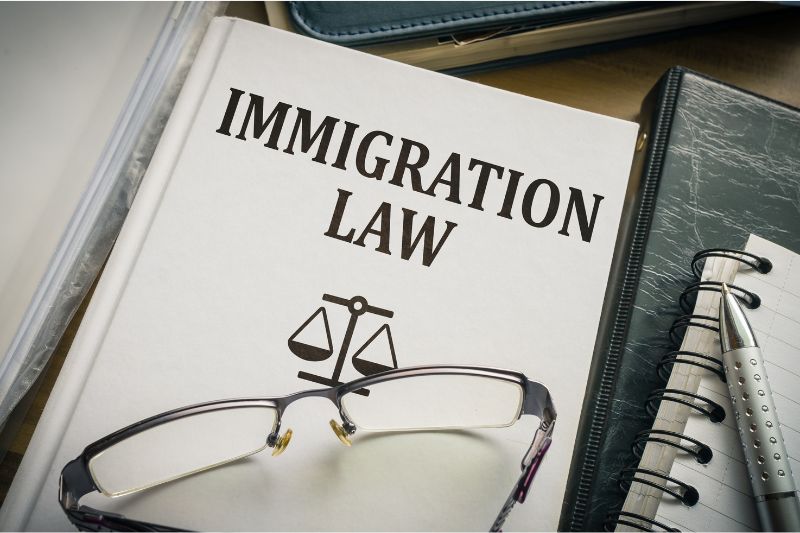What To Look For In an Immigration Lawyer #beverlyhills #beverlyhillsmagazine #immigrationlawyer #immigrationattorney #legalcounsel #legalimmigrationstatus
