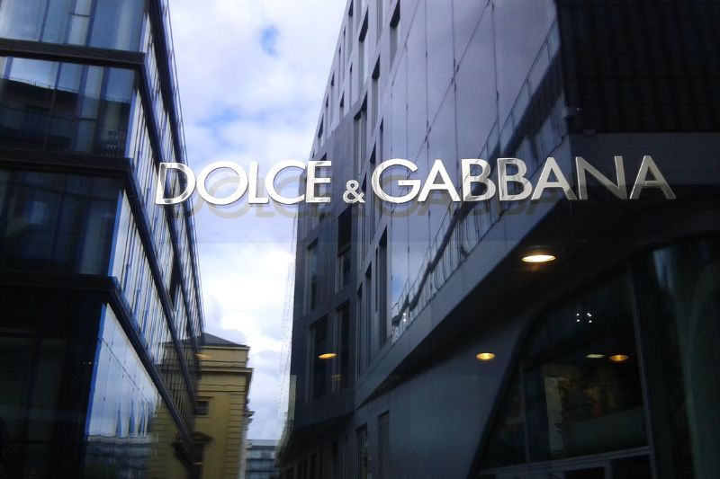Where To Spot Celebrities in Dolce & Gabanna #beverlyhills #beverlyhillsmagazine #doce&gabanna #celebrities #altamodaevent #academyawards #iconicdesigns