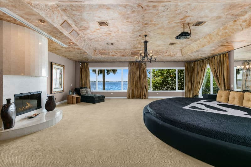 Shaquille O’Neal Mansion For Sale $28 Million #luxury #homes #celebrity #realestate #manions #beverlyhills #beverlyhills #bevhillsmag